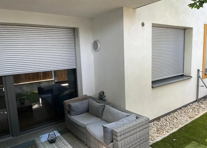 Lovely 2-Bedroom Apartment Close To Airport
