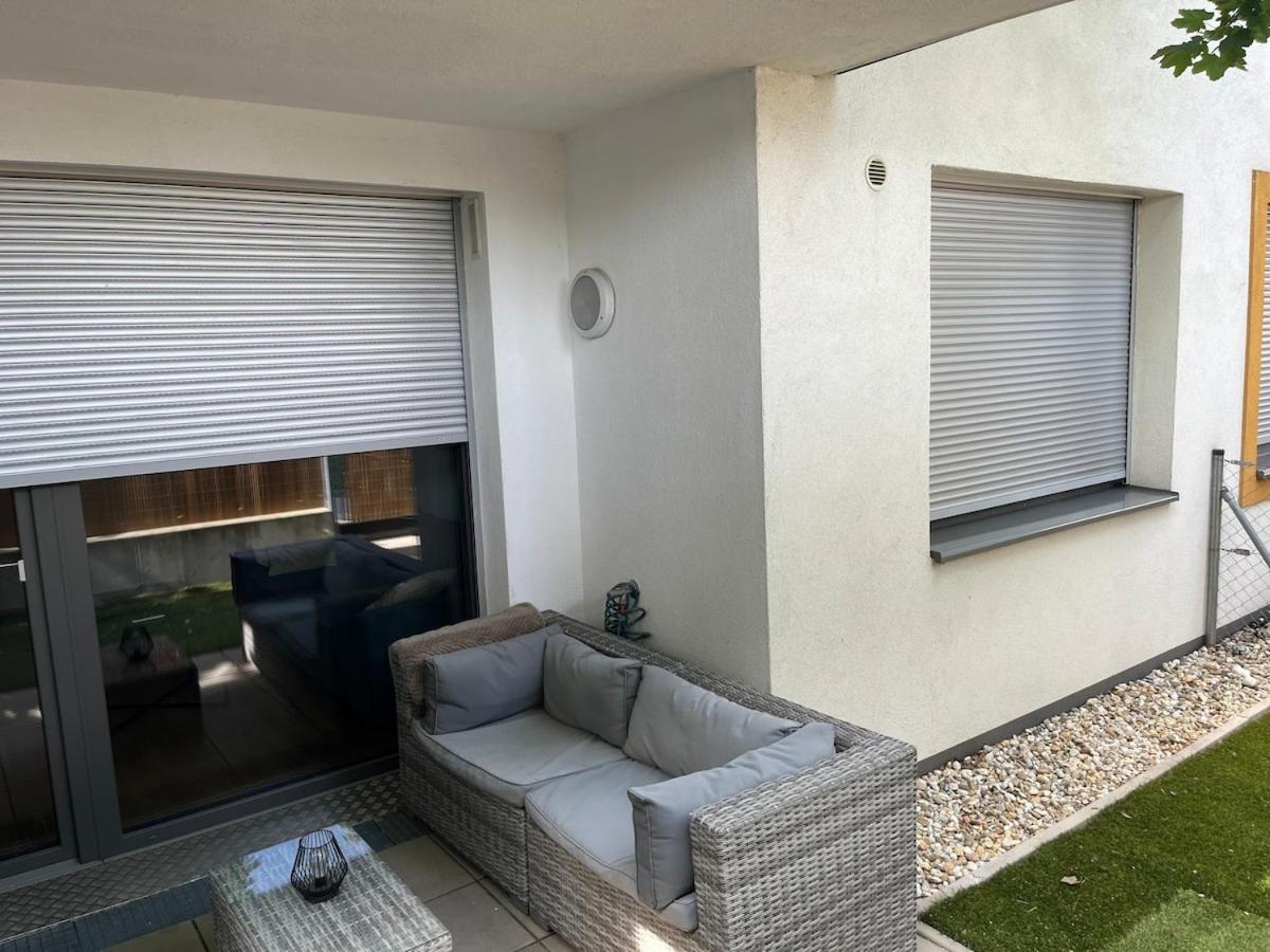 Lovely 2-bedroom Close To Airport Appartamento *